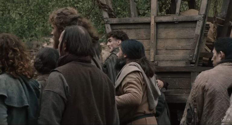 The Uprising Movie Review: What Rotten Tomatoes, Forums, and Trailers Tell Us About Andrew Garfield's Medieval Epic The Uprising Movie Review: What Rotten Tomatoes, Forums, and Trailers Tell Us About Andrew Garfield’s Medieval Epic